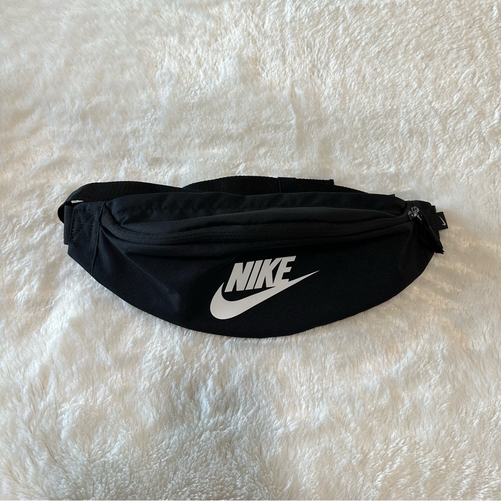 USED NIKE FANNY PACK